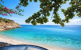 Lalloudes Seaside Suites Sea And Pool View